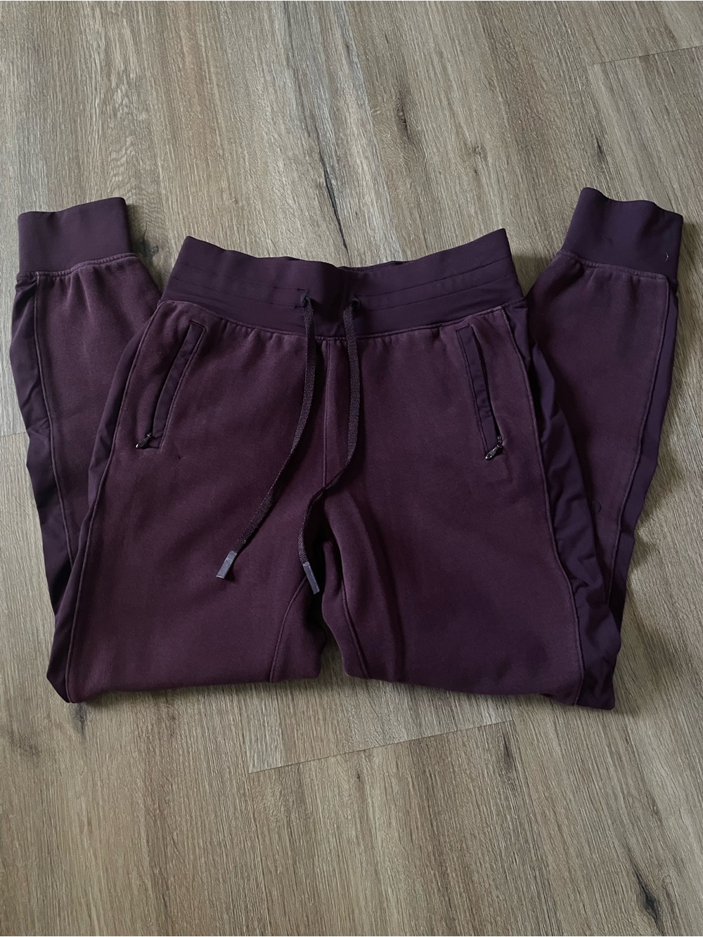 Lululemon joggers size 4